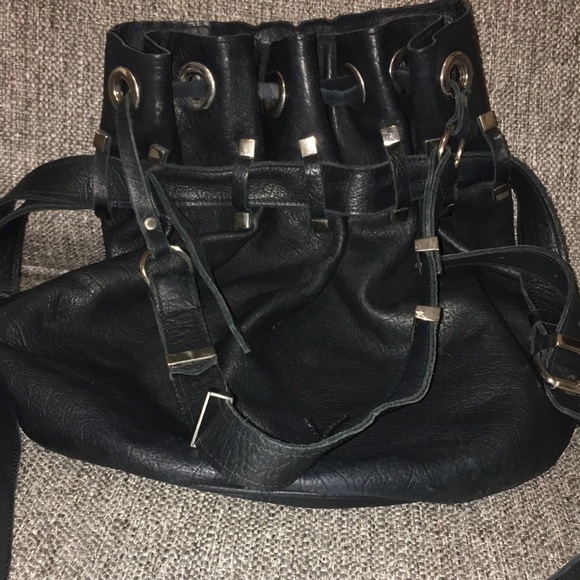 Vintage Leather Bucket bag - Maria Cher - Picture 9 of 10